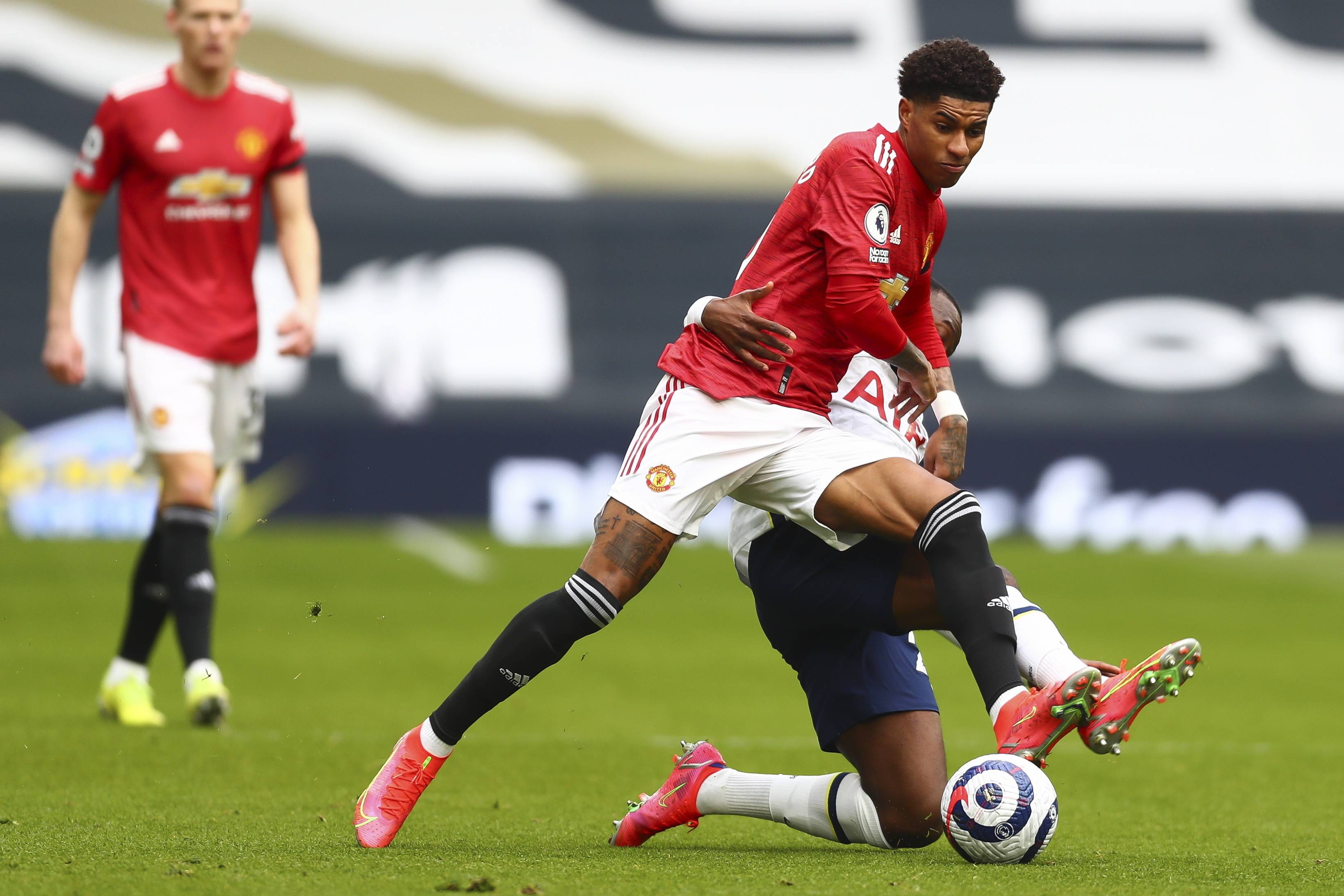 以暂时领先 以暂时领先